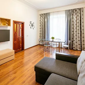 https://bv-apartments-exquisite.hotelslviv.net