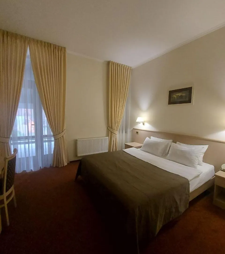 Onovo Dendra Hotel كييف 4*,